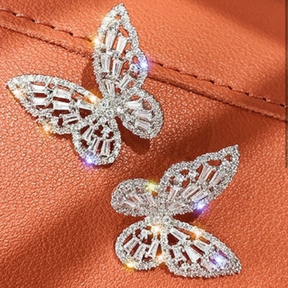 925 Silver Butterfly Earrings - Picture 3 of 4